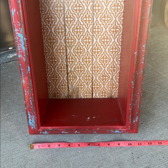 Wall Decor pop out display shelf